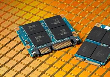 В миниатюрных SSD Toshiba использует флэш-память, изготавливаемую по нормам 32 нм